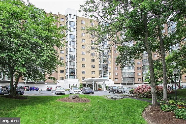 1st image of 15101 Interlachen Dr #1-205