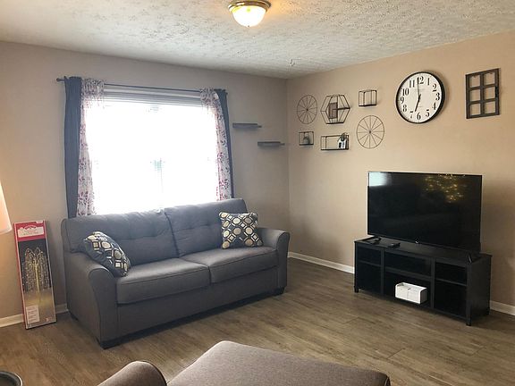 2nd image of 321 Viand St #1