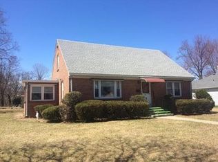 120 Devens St, Springfield, MA 01151