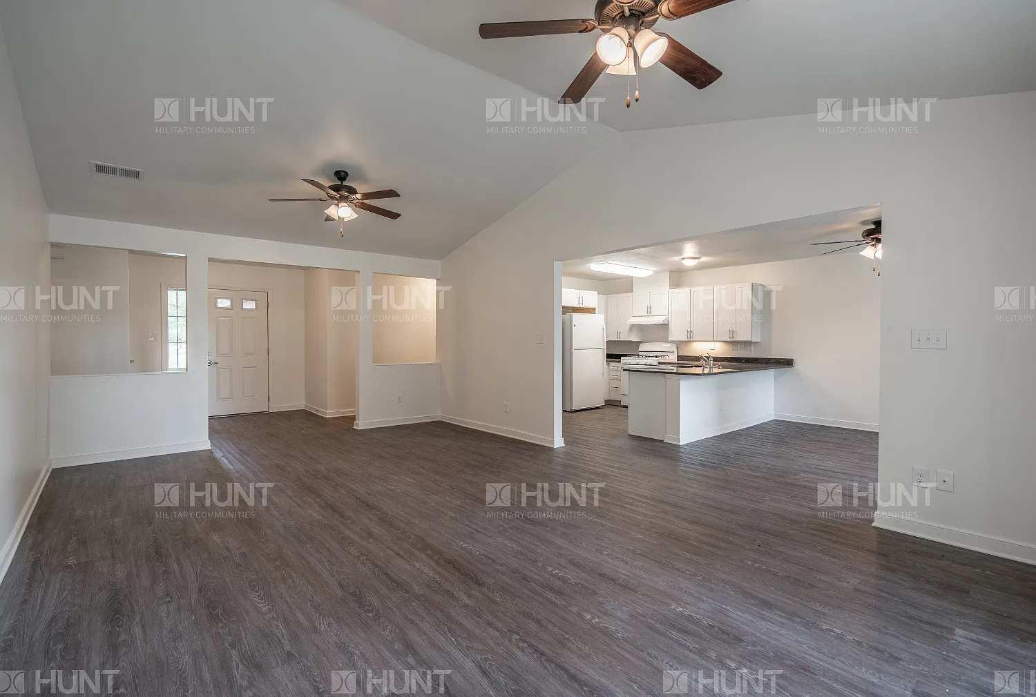 3 bed, 2.5 bath, 1286 sqft, $2,628 — Photo 2