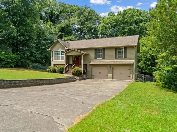 521 Cambridge Dr, Rocky Face, GA 30740