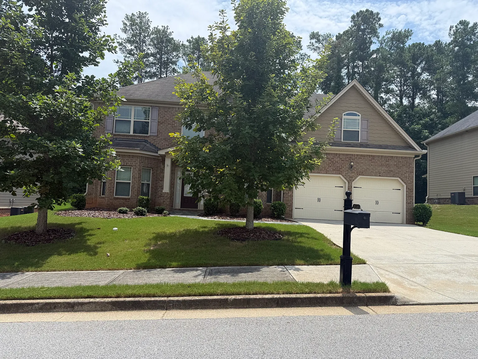 5 bed, 3000 sqft, $2,950 — Photo 1