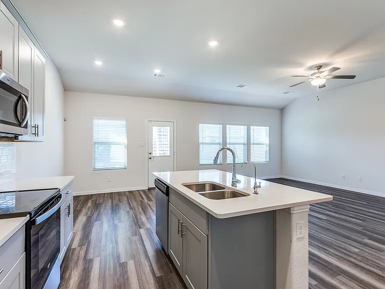 226 Stonebrook Trl — Photo 9