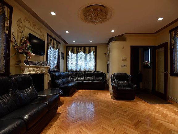 5th image of 2520 Avenue N