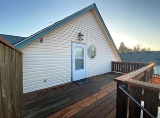 236 E Madison Ave, Cottage Grove, OR 97424