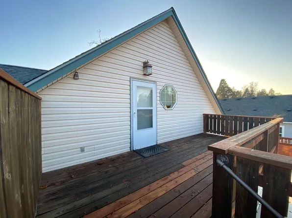 236 E Madison Ave, Cottage Grove, OR 97424