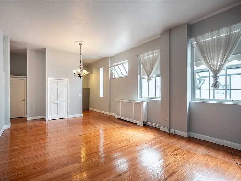 16 Balmoral St #422 — Photo 15