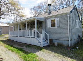 11 R Russell St, Acushnet, MA 02743