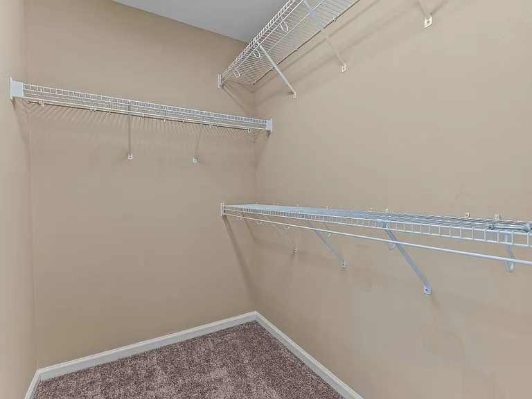 501 Rookwood Ct — Photo 8