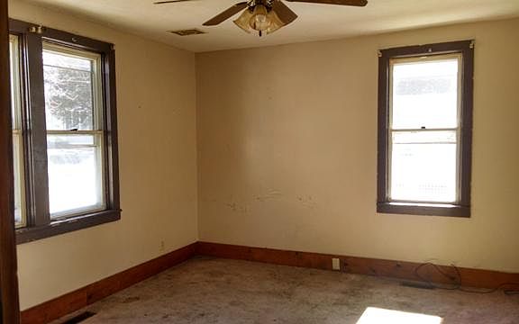 3rd image of 125 Fisher St