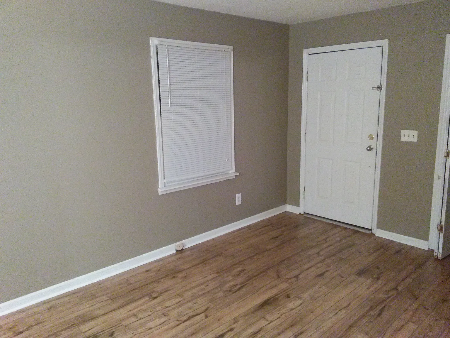 Dixon Ct, Murfreesboro — Photo 1