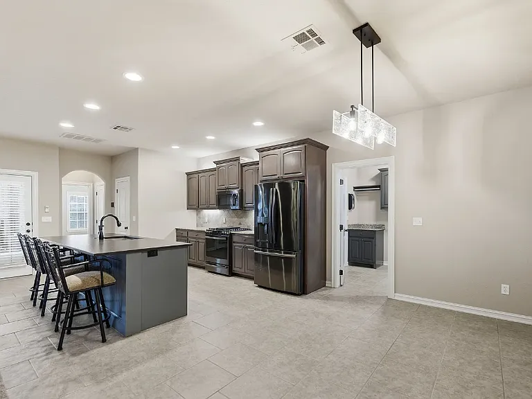 1735 S Peoria Ave #B — Photo 5