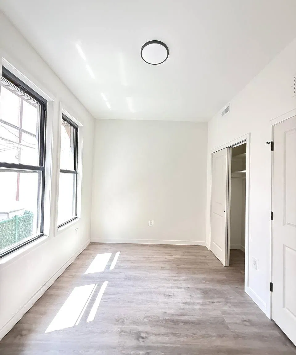 3 bed, 837 sqft, $3,750 — Photo 3