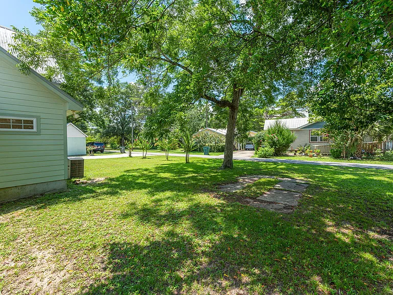 322 Crescent Dr — Photo 42