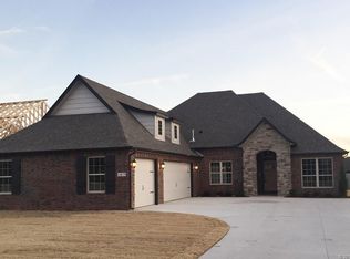 1419 E Boston Ct, Broken Arrow, OK 74012