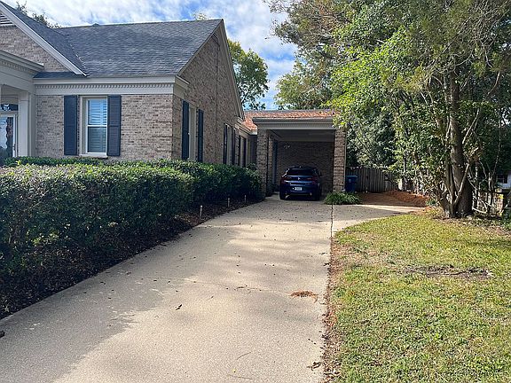 5th image of 212 University Dr