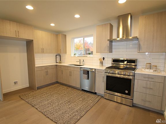 4th image of 3250 S Edmunds St #A