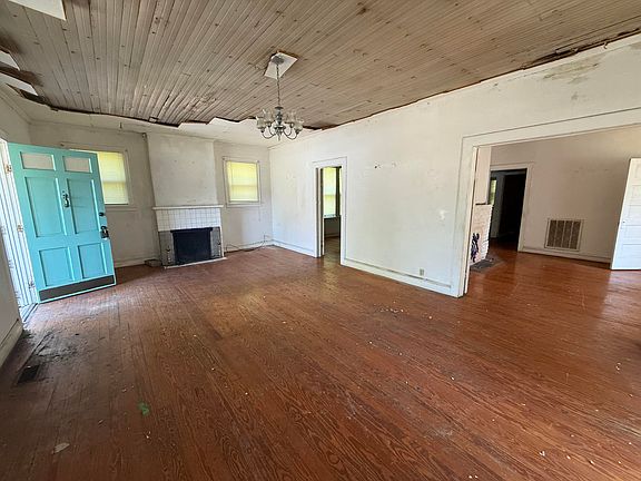 2nd image of 269 Maple Ave