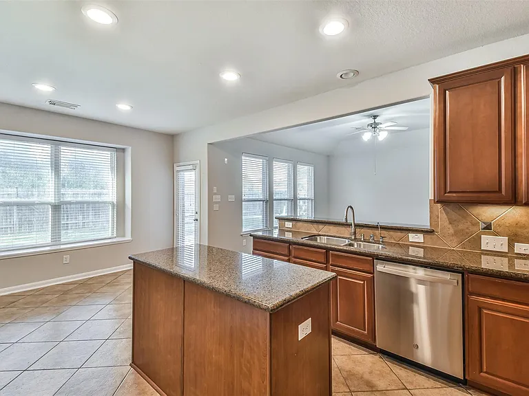 9506 Gramond Hall Ct — Photo 14