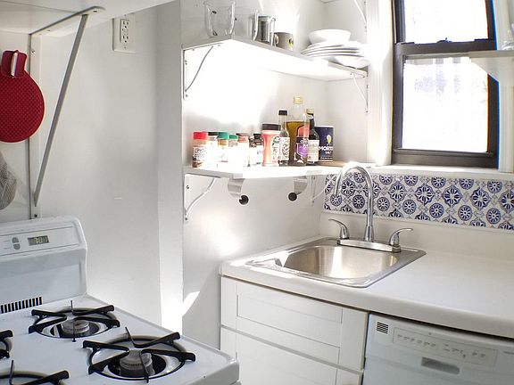 5th image of 240 E 30th St #3E