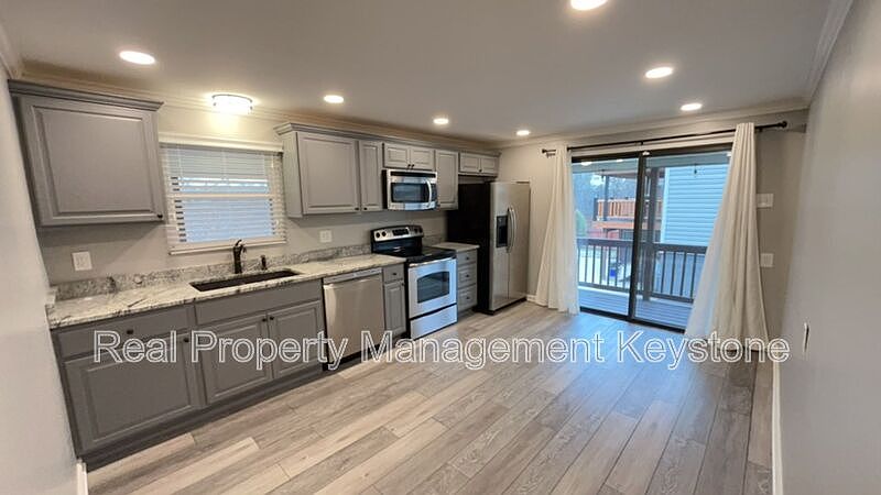 1st image of 575 Sautter Dr