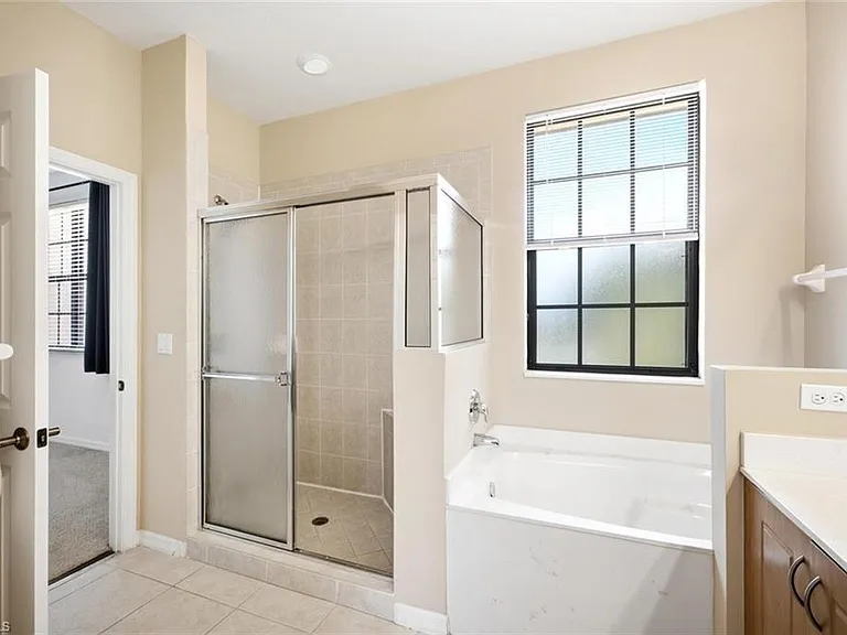 7631 Bristol Cir — Photo 22