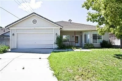 4912 Treetop Dr photo 1