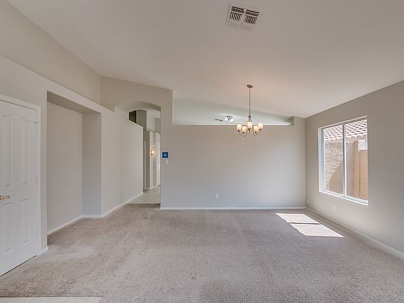 5th image of 1012 E Mountain Vista Dr