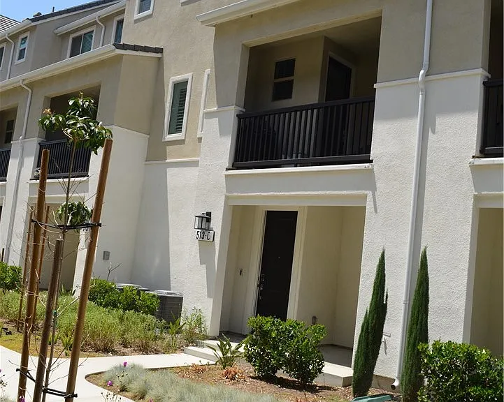 513 Tamarind Way — Photo 2