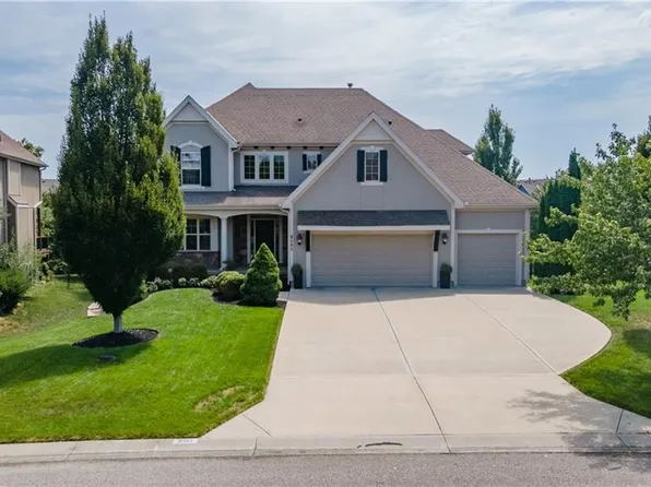 9101 W 158th St, Overland Park, KS 66221