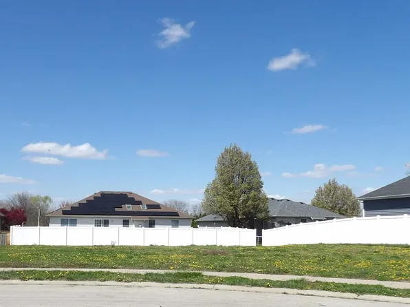 4661 Casey Dr, Springfield, IL 62711