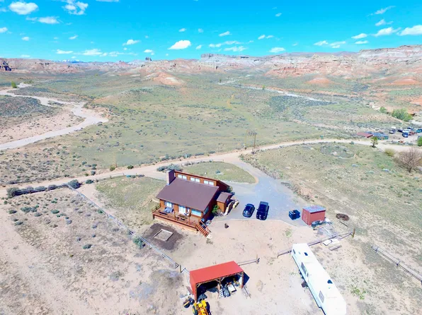 15 Mason Ct, Dubois, WY 82513