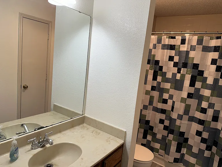 2600 Shasta Ct #2 — Photo 4