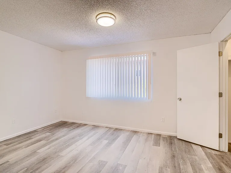 North Central (Stone and Prince), 2 story apartment complex with a/c! — Photo 24