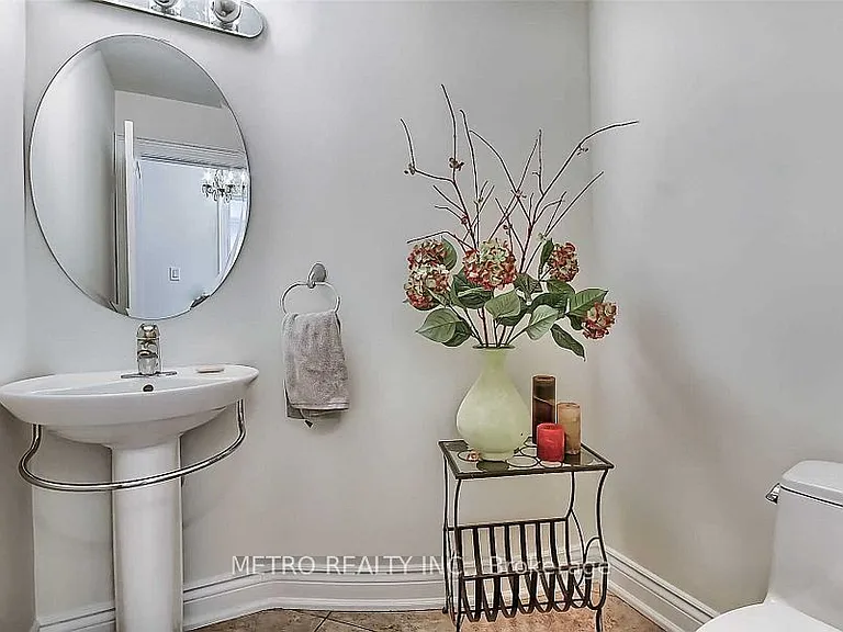 17 Twin Circle Ct #ENTIRE — Photo 12