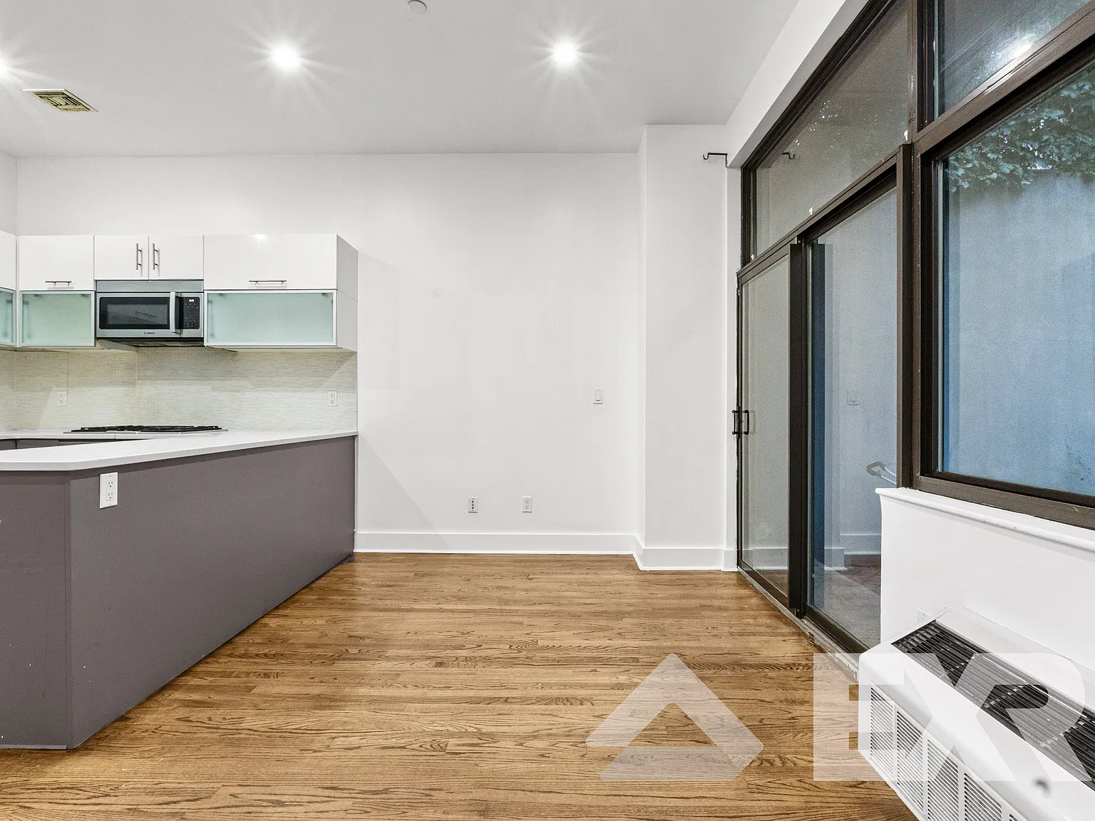 230 East 124th Street — Photo 4