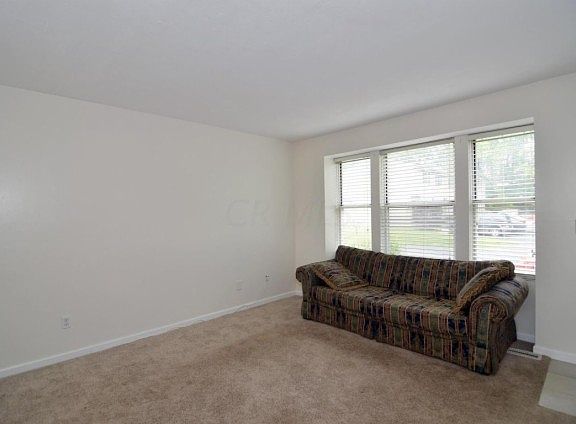 4th image of 7801 Barkwood Dr