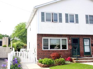 32 Home Pl, Staten Island, NY 10302