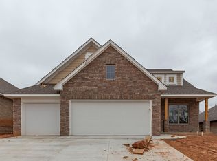 8633 Stark St, Edmond, OK 73007