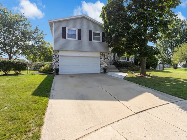 511 Heather Ln, Carol Stream, IL 60188