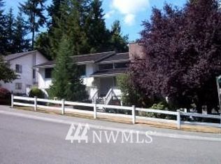 8710 NE 143rd St, Kirkland, WA 98034