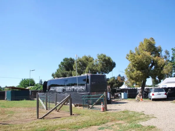 12712 E McKinley Ave #Bus, Sanger, CA 93657