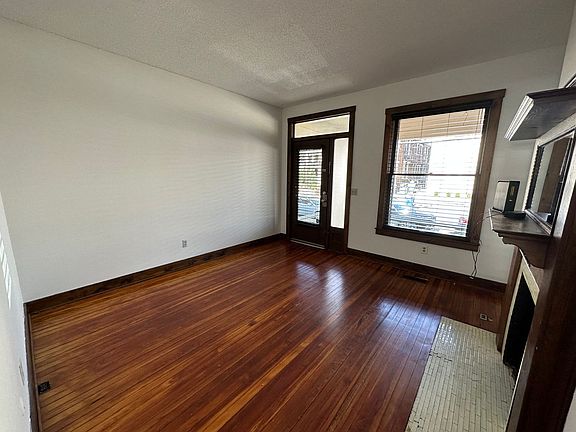 3rd image of 31 E 2nd Ave #31