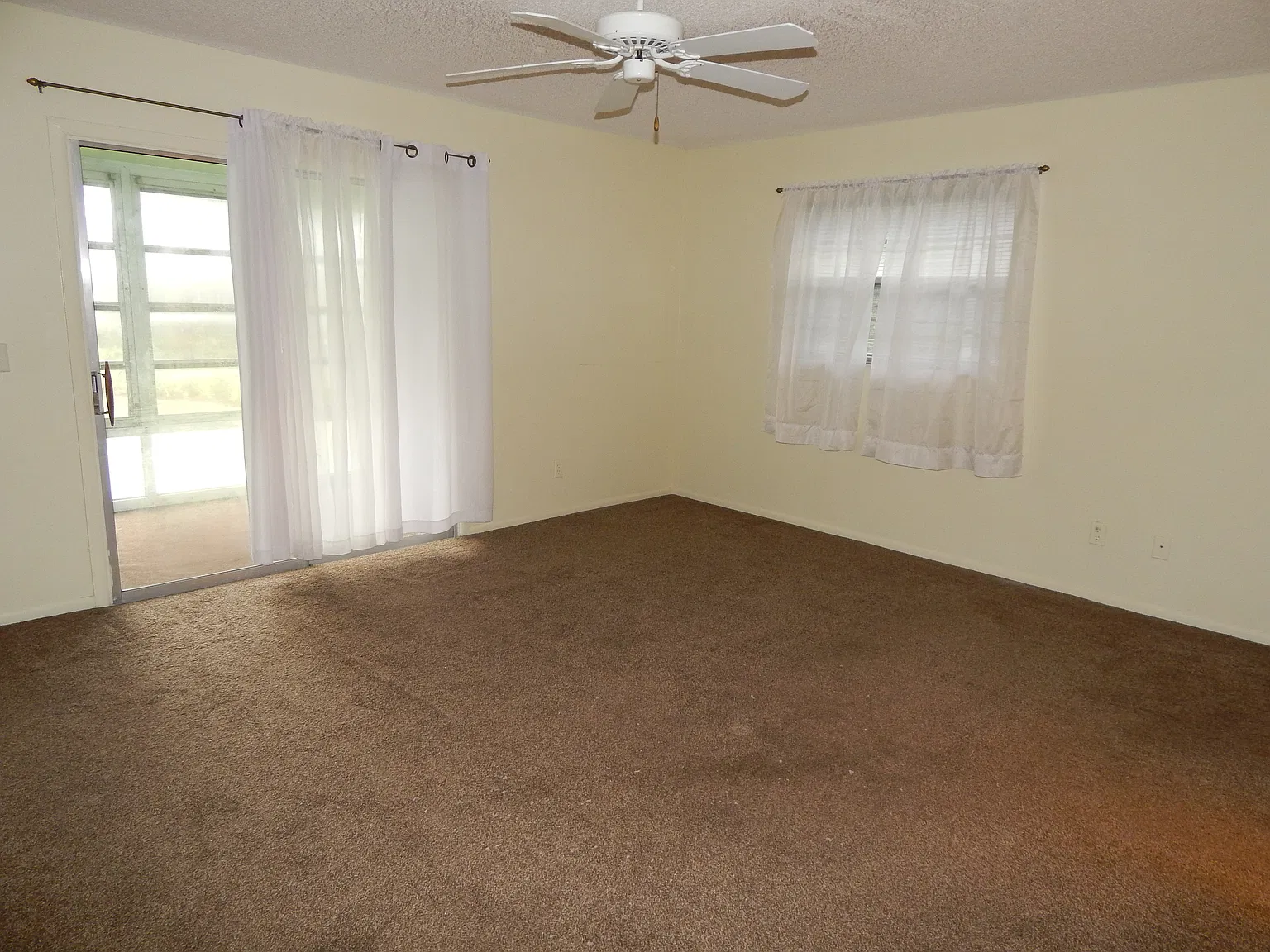 1 bed, 1.5 bath, 800 sqft, $1,375 — Photo 4