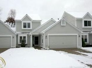 6836 Tangle Wood Dr #1, Waterford, MI 48327