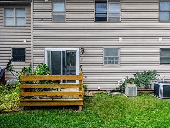5th image of 29 Weiser Ct
