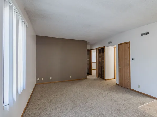 2427 J St #2, Lincoln, NE 68510