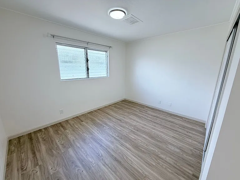 2210 N School St — Photo 15