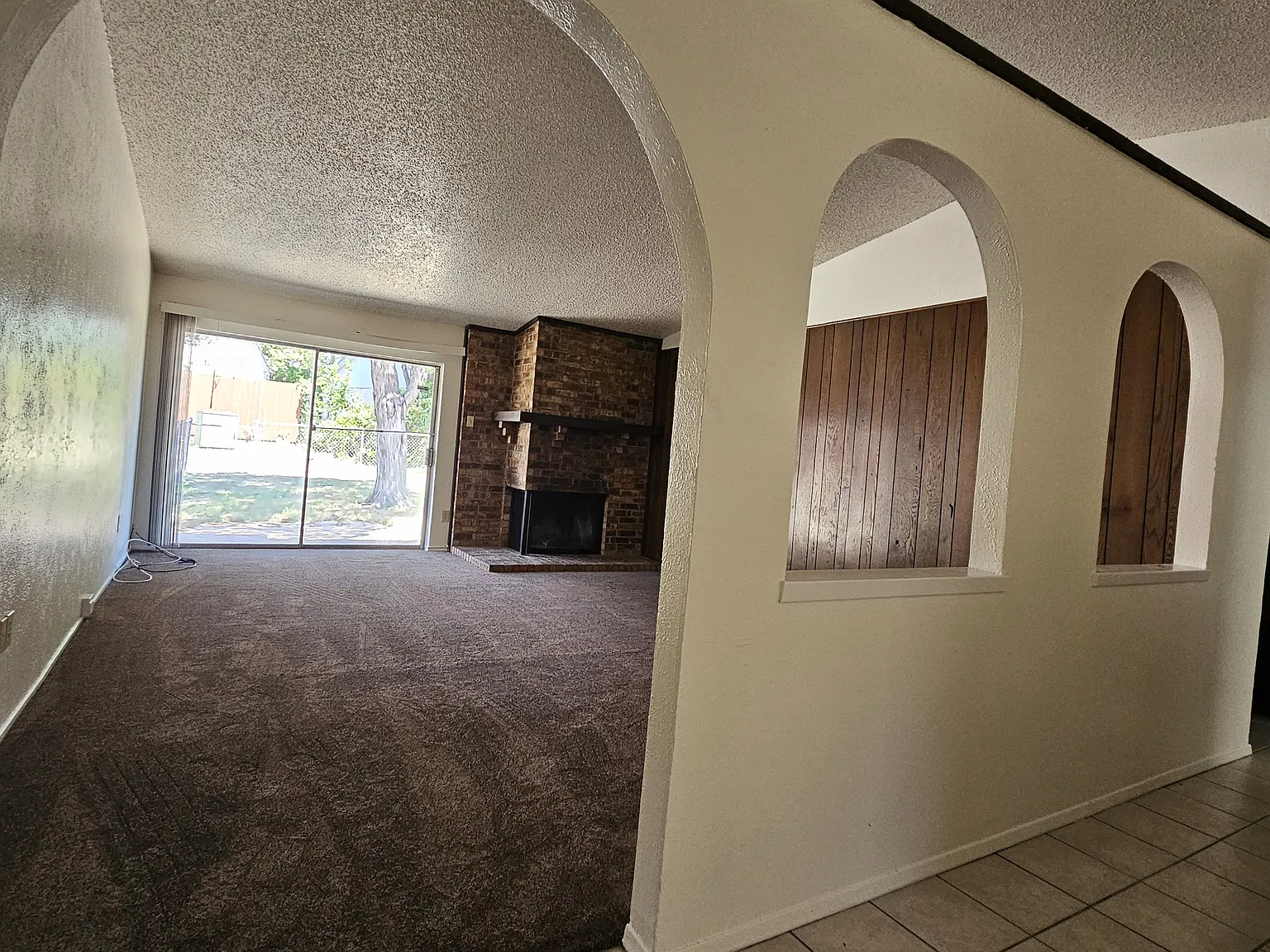 3 bed, 1281 sqft, $1,775 — Photo 2