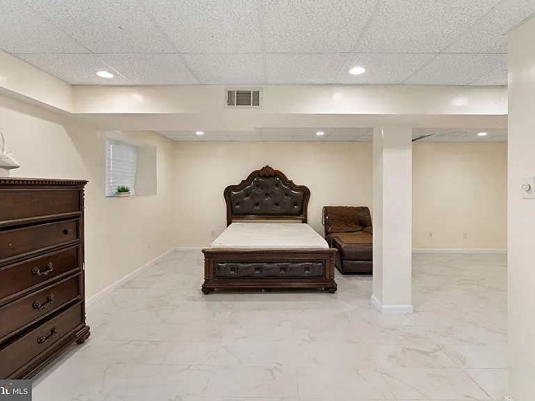 13100 Bustleton Ave — Photo 40